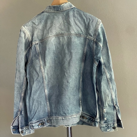 Levi's Made and Crafted Men’s Distressed Light Blue Denim Jacket - Picture 5 of 8